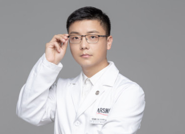 罗亮